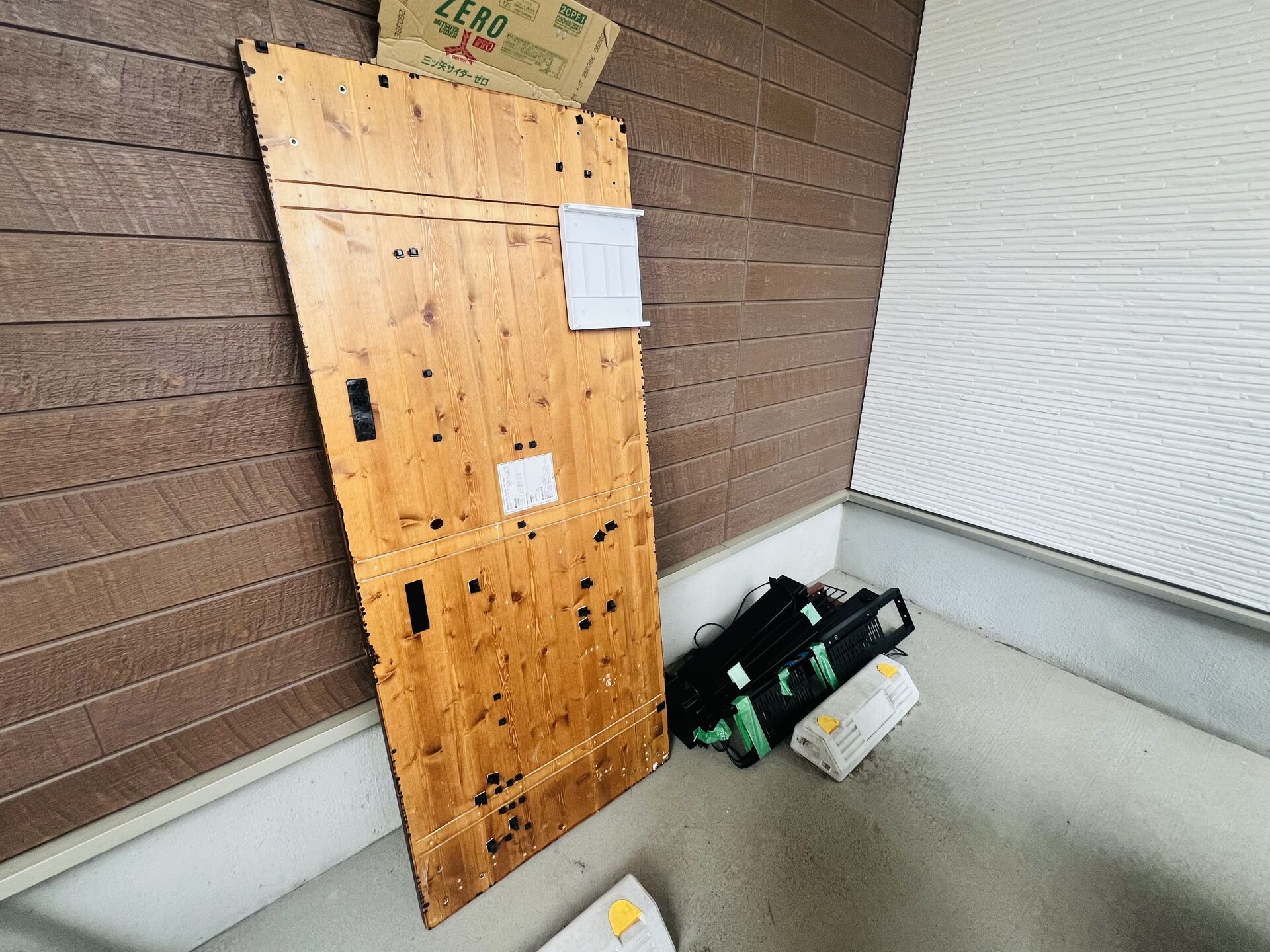 白岡市　電動昇降デスク解体　組立て　タイルカーペット　組立