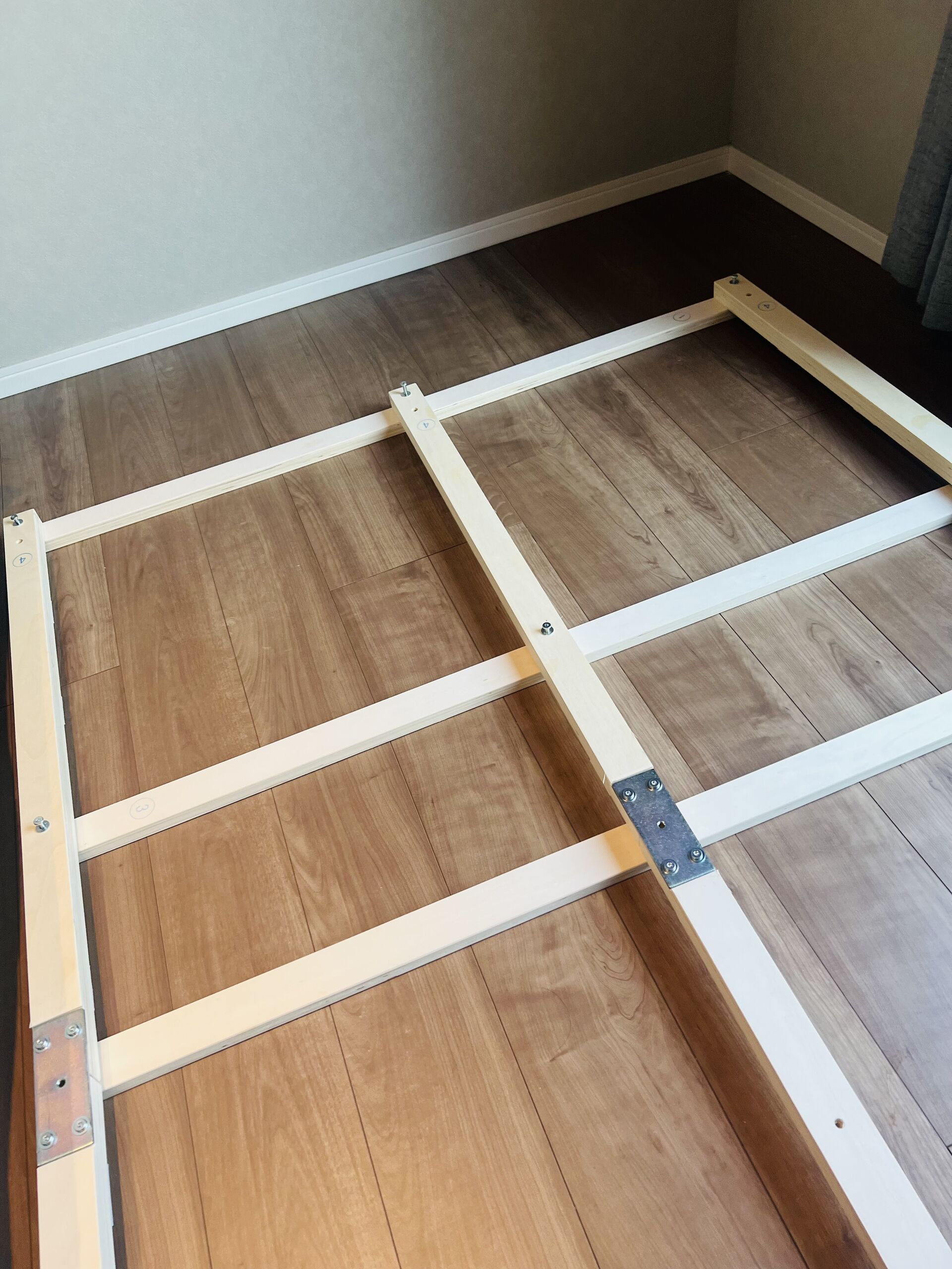 【横浜市青葉区　家具組立代行】大きい家具どう扱ったら良いかわからない！ベッドフレームの解体から新規組立なら株式会社アイケット
