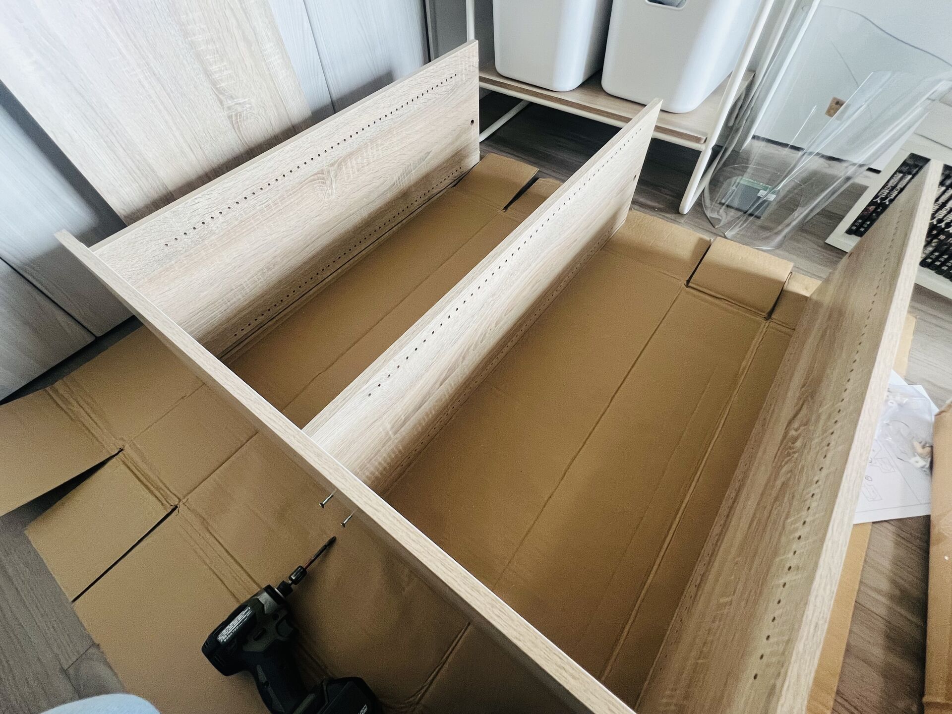 【厚木市　家具組立代行】組み立てだけじゃない！耐震対策や窓ガラス飛散防止シート貼りもお任せください！株式会社アイケット