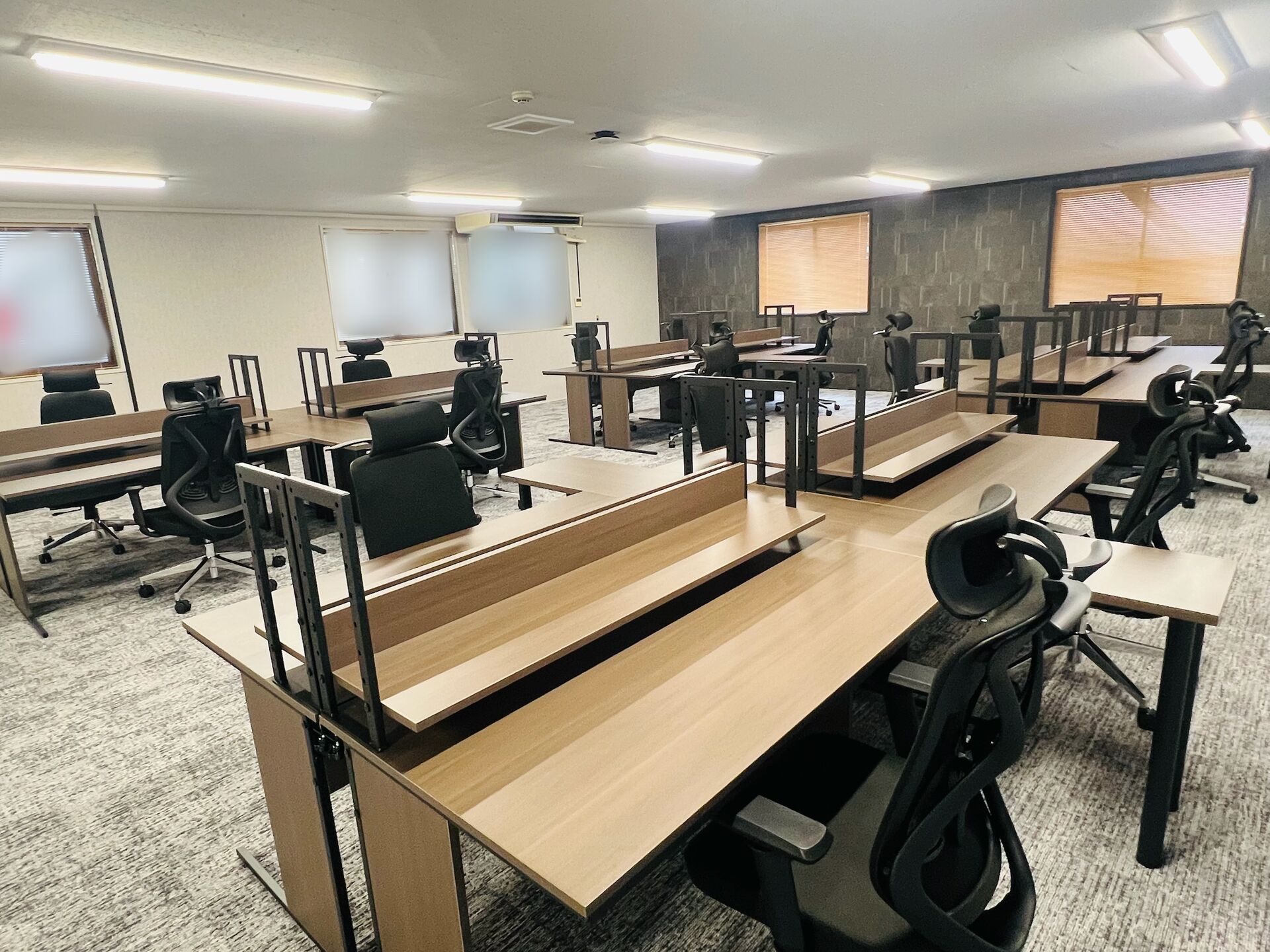 【目黒区　家具組立代行】オフィスのリニューアル新規家具組み立てなら株式会社アイケット