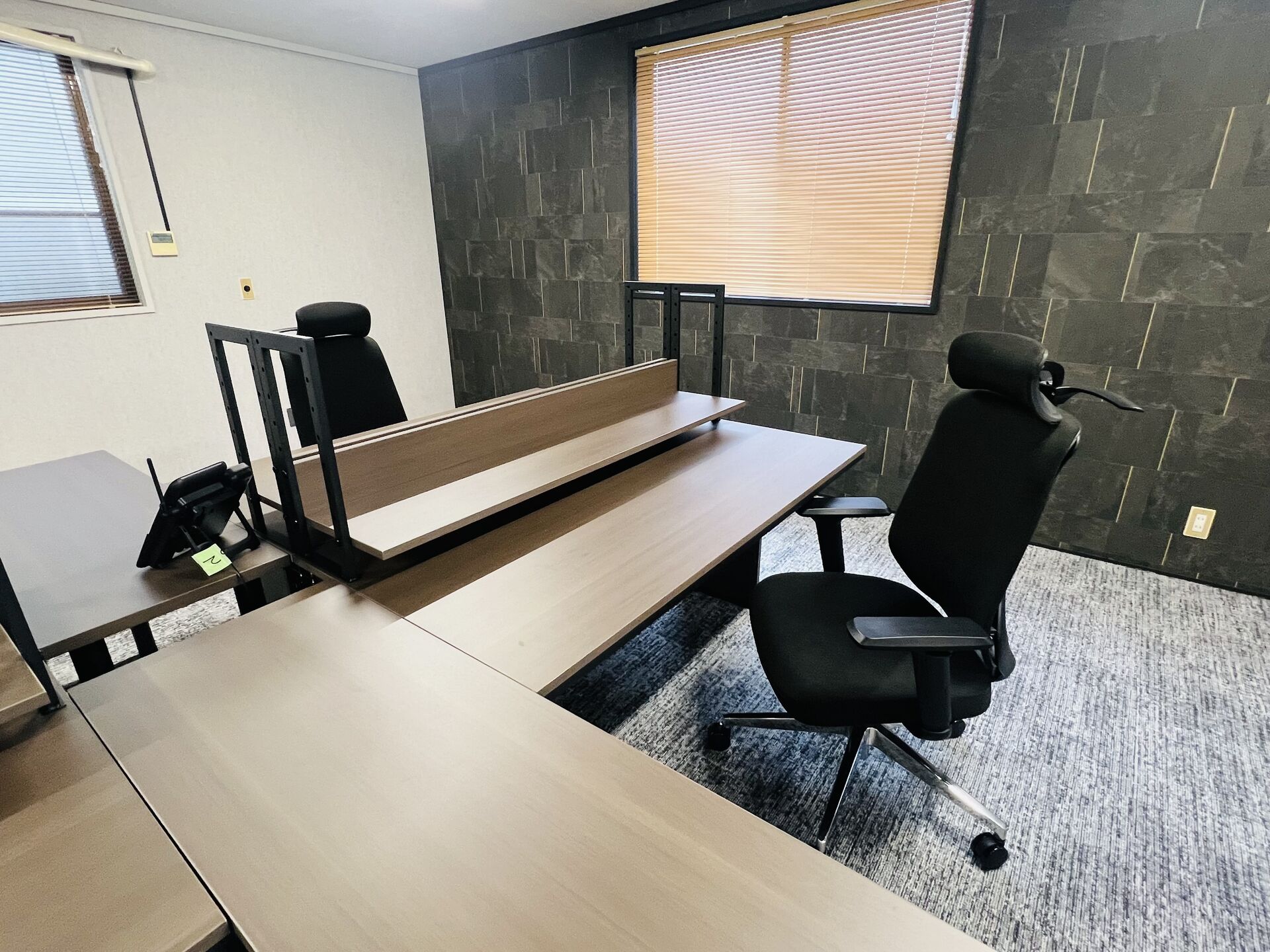 【目黒区　家具組立代行】オフィスのリニューアル新規家具組み立てなら株式会社アイケット