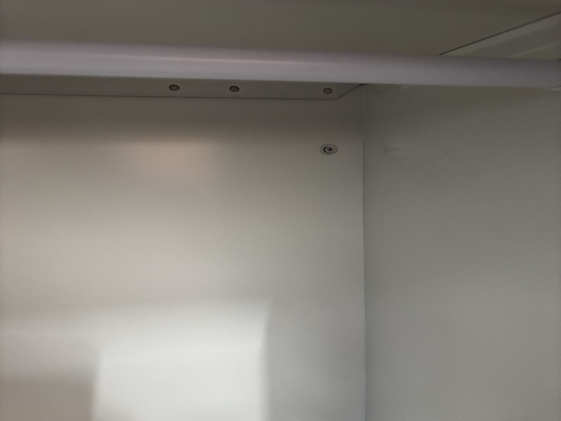 大手家具メーカー様との契約が締結しました！　白金高輪　転倒防止