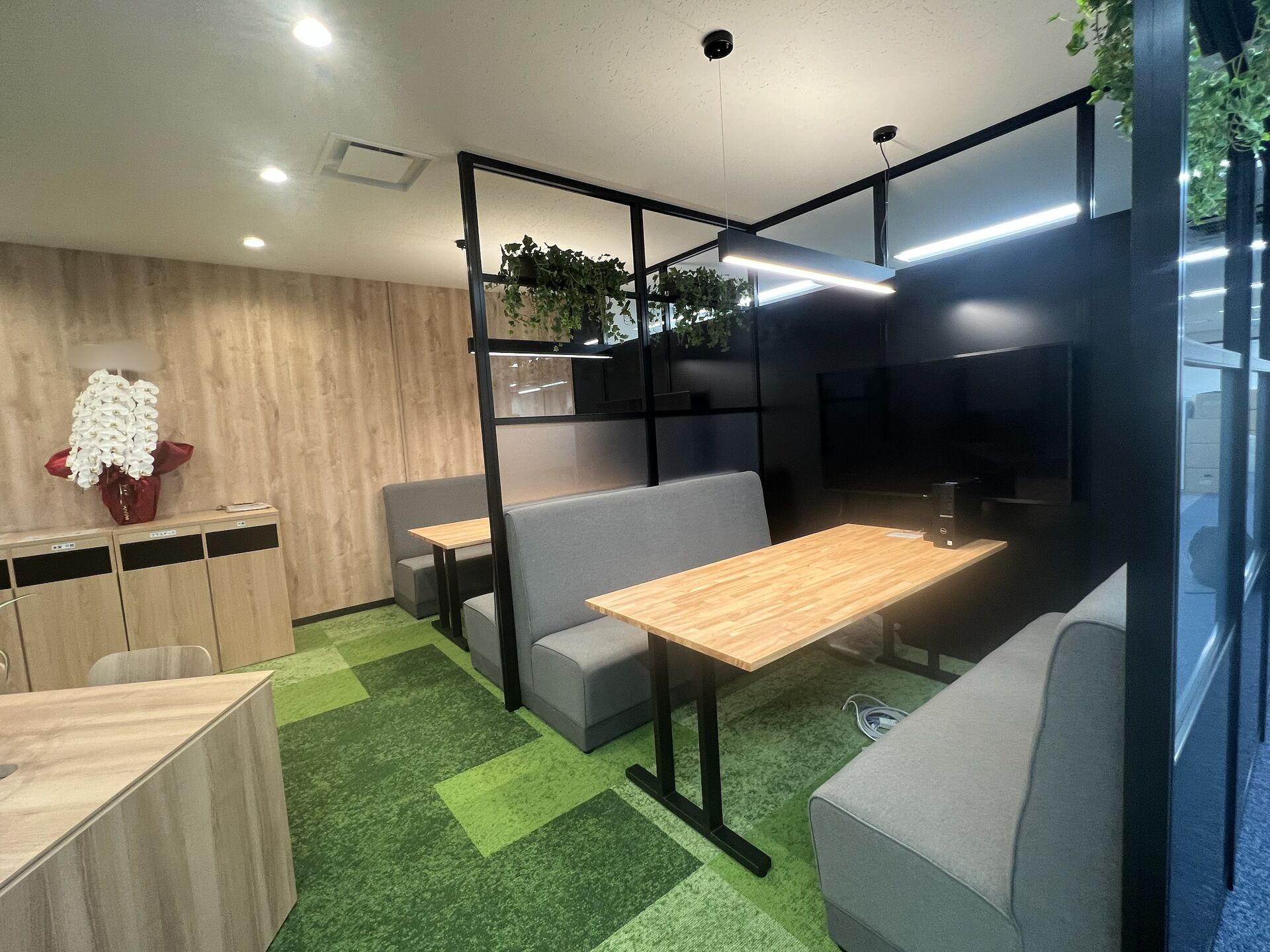 【神奈川県相模原市　家具組立代行】　オフィスレイアウト変更に伴う大量の家具の組立てなら株式会社アイケット
