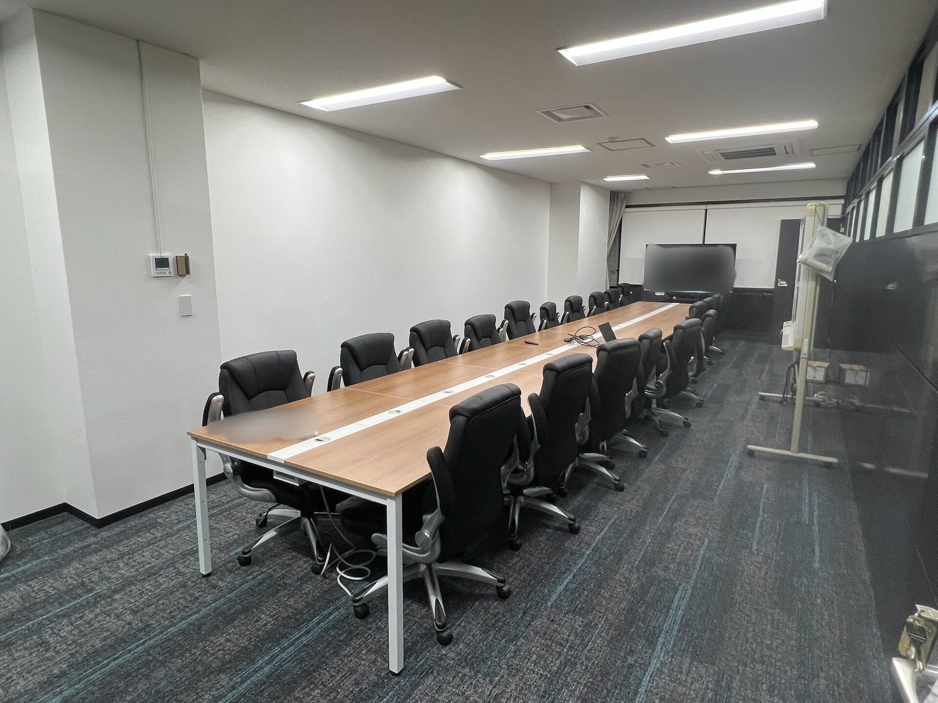 【神奈川県相模原市　家具組立代行】　オフィスレイアウト変更に伴う大量の家具の組立てなら株式会社アイケット