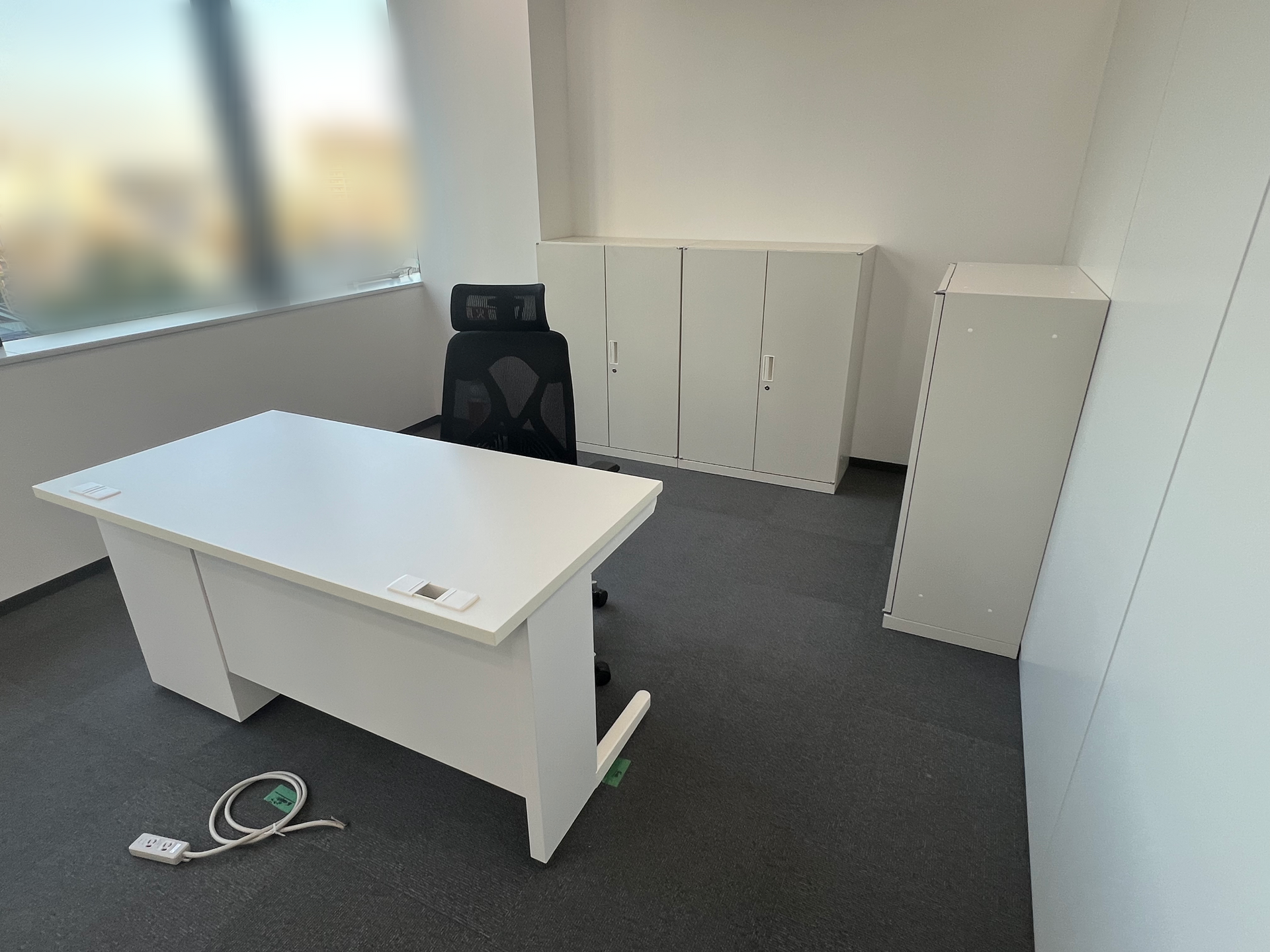 【神奈川県藤沢市　家具組立代行】　新規オフィスの家具組立てなら株式会社アイケット