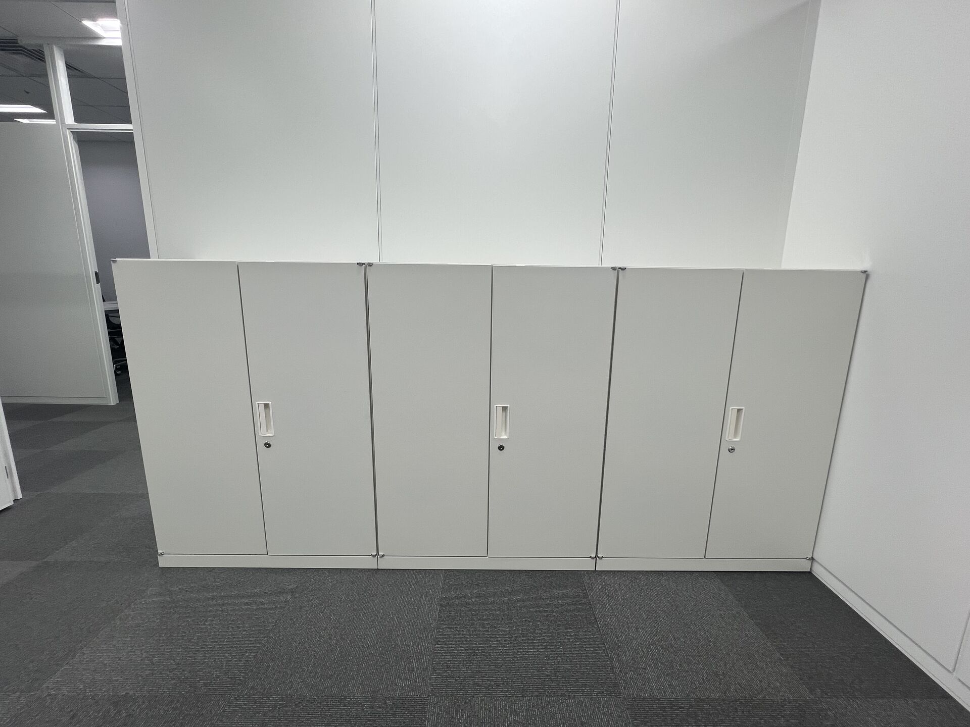 【神奈川県藤沢市　家具組立代行】　新規オフィスの家具組立てなら株式会社アイケット
